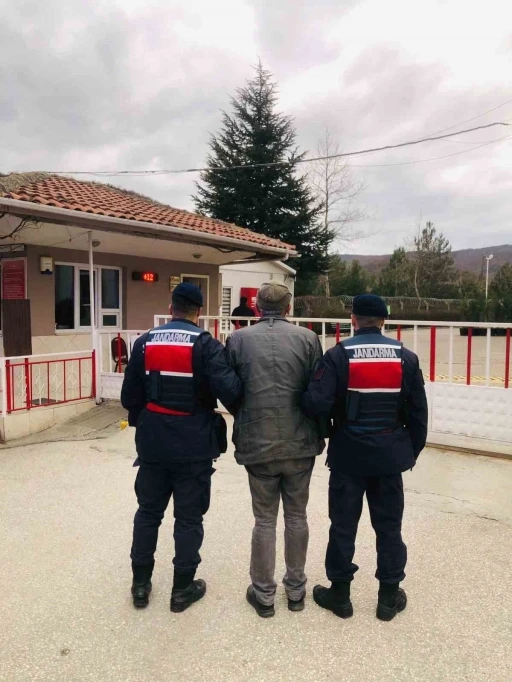 Bilecik&rsquo;te 1 yıl 2 ay hapis cezası bulunan şahıs yakalandı
