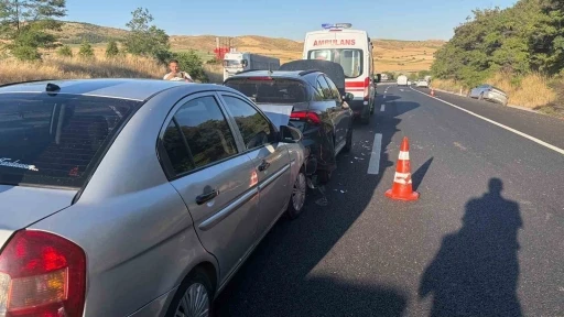 Bilecik&rsquo;te 4 aracın karıştığı zincirleme kazada 2 &ccedil;ocuk yaralandı
