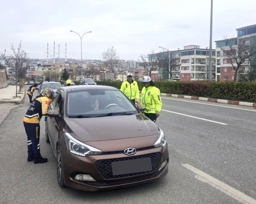 Bilecik’te ambulansa yol ver uyarısı
