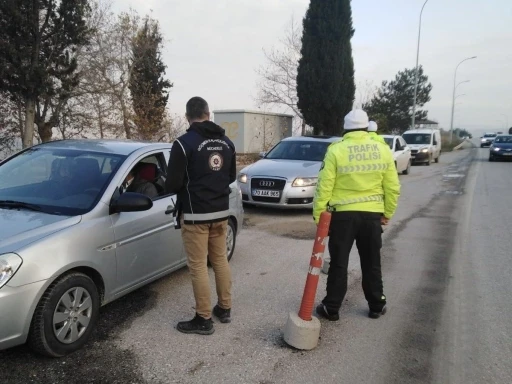 Bilecik’te araması olan 2 şüpheli yakalandı
