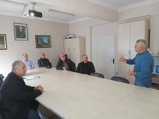 Bilecik&rsquo;te arı yetiştiricilerine eğitim verildi
