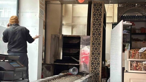 Bilecik&rsquo;te bir kuruyemiş&ccedil;i d&uuml;kkanında yangın &ccedil;ıktı
