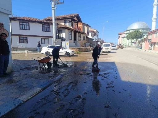 Bilecik&rsquo;te cadde ve sokakları bayrama hazır
