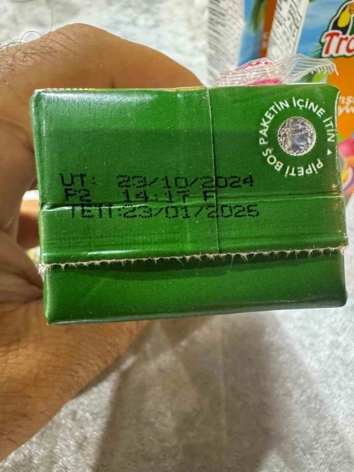 Bilecik’te düğünde dağıtılan tarihi geçmiş meyve suyu tepkilere neden oldu
