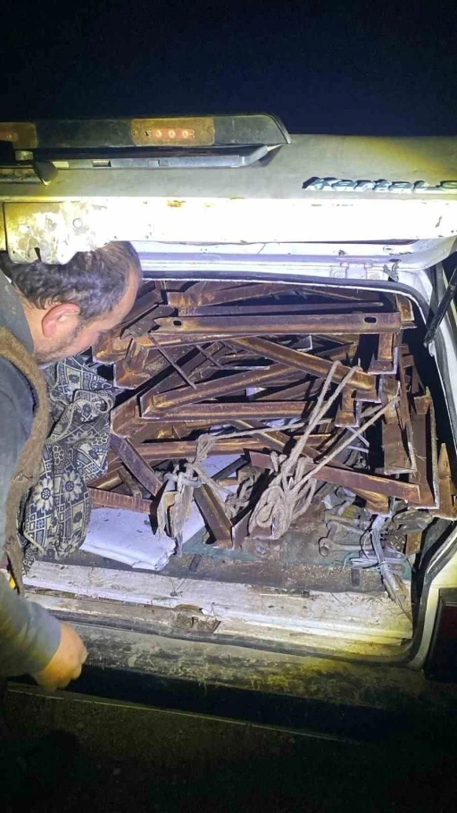 Bilecik&rsquo;te durdurulan ara&ccedil;tan şaşırtan hırsızlık &ccedil;ıktı
