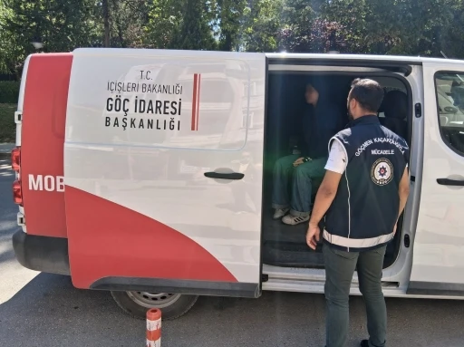Bilecik&rsquo;te d&uuml;zensiz g&ouml;&ccedil; uygulaması: 861 kişi sorgulandı
