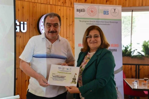 Bilecik&rsquo;te &rsquo;Gen&ccedil;lik ve Şehir Bilinci Ge&ccedil;mişten Geleceğe Buluşma&rsquo;  programı d&uuml;zenlendi
