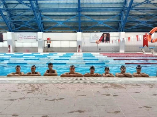 Bilecik&rsquo;te Gen&ccedil;lik ve Spor Okullarında y&uuml;zme antrenmanları s&uuml;r&uuml;yor
