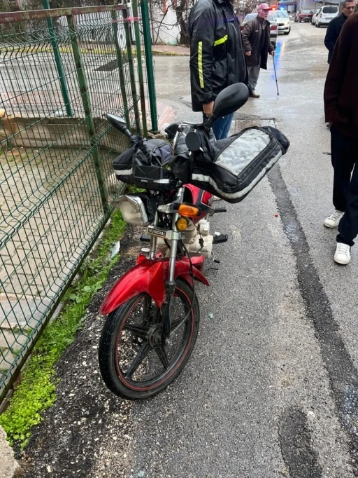 Bilecik&rsquo;te hafif ticari ara&ccedil; ile motosiklet &ccedil;arpıştı; 1 yaralı
