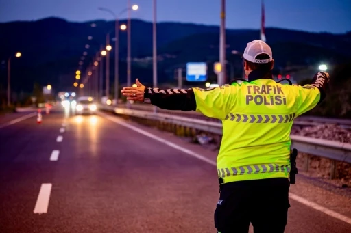 Bilecik&rsquo;te huzur operasyonu: 8 g&ouml;zaltı
