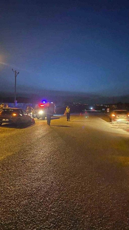 Bilecik&rsquo;te iki ara&ccedil; &ccedil;arpıştı: 3 yaralı
