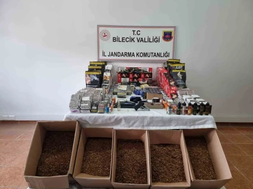 Bilecik’te jandarma baskını: Evler uyuşturucu ve kaçak tütün deposu çıktı