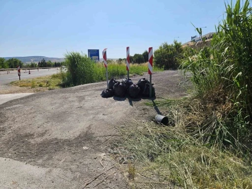 Bilecik&rsquo;te jandarma poşet poşet &ccedil;&ouml;p topladı

