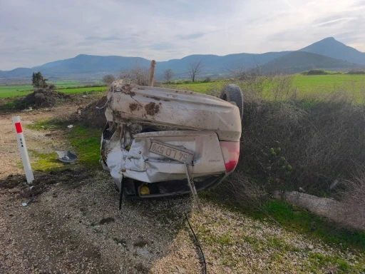 Bilecik&rsquo;te kontrolden &ccedil;ıkan ara&ccedil; takla attı; s&uuml;r&uuml;c&uuml;s&uuml; yaralandı
