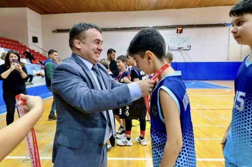 Bilecik&rsquo;te K&uuml;&ccedil;&uuml;kler Basketbol M&uuml;sabakaları tamamlandı
