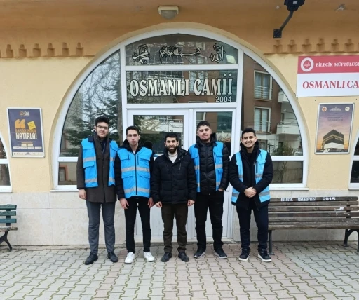 Bilecik&rsquo;te KYK &ouml;ğrencileri camiyi temizledi, ihtiya&ccedil; sahiplerine kumanya ulaştırdı
