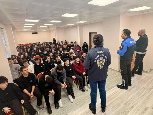 Bilecik&rsquo;te lise &ouml;ğrencilerine zorbalık ve g&uuml;venlik bilgilendirmesi
