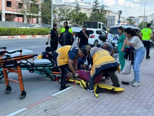 Bilecik’te motosiklet yayaya çarptı, 2 yaralı
