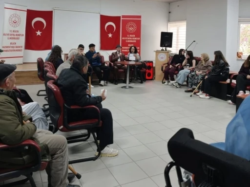 Bilecik&rsquo;te &ouml;ğrencilerden huzurevi buluşması
