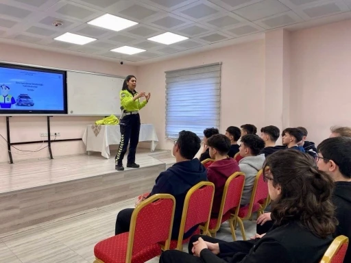 Bilecik&rsquo;te &ouml;ğrencilere trafik bilinci eğitimi
