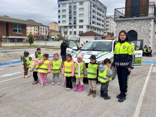 Bilecik&rsquo;te &ouml;ğrencilere trafik eğitimi
