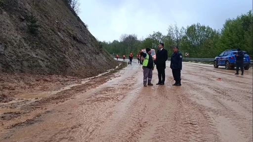 Bilecik&rsquo;te sağanak yağış sonrası heyelan
