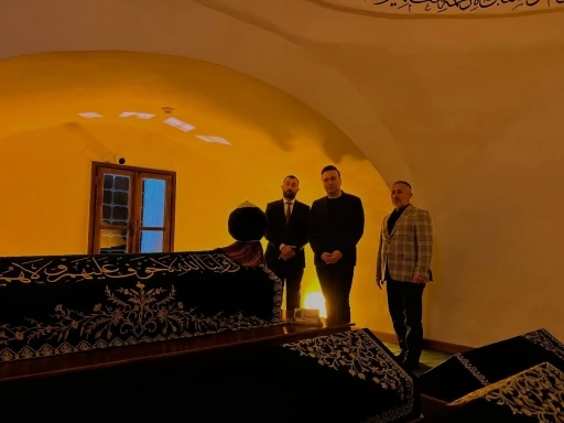 Bilecik&rsquo;te Şeyh Edebali T&uuml;rbesi&rsquo;ne anlamlı ziyaret
