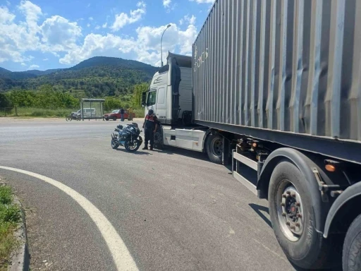 Bilecik&rsquo;te tır ile motosiklet &ccedil;arpıştı: 1 yaralı
