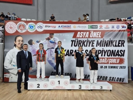 Bilecikli sporcu Türkiye Minikler Karate Şampiyonası’nda büyük başarı elde etti
