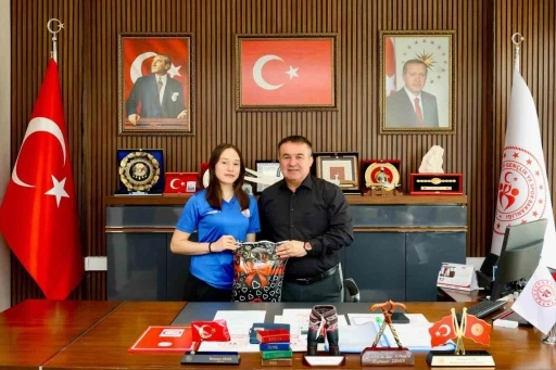 Bilecikli sporcu T&uuml;rkiye &uuml;&ccedil;&uuml;nc&uuml;s&uuml; oldu
