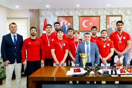 Bilecikli sporcular T&uuml;rkiye şampiyonu oldu
