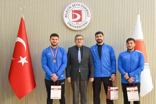 Bilek güreşinde BŞEÜ’ye çifte bronz madalya

