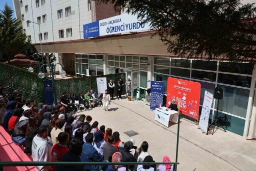 Bilim Kafede etiketlerin dili konuşuldu
