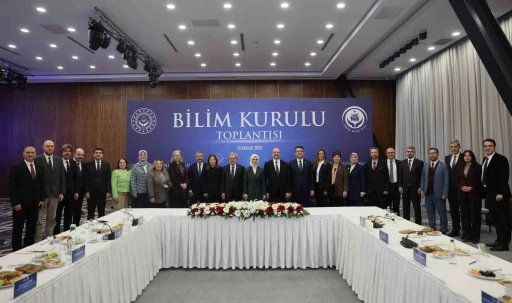 Bilim Kurulu toplantısı Rekt&ouml;r Hacım&uuml;ft&uuml;oğlu&rsquo;nun katılımıyla ger&ccedil;ekleştirildi; Bilim temelli sosyal politikalar vurgusu

