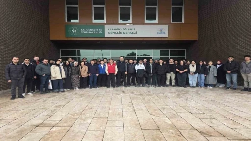 Bilişim Teknolojileri MYO &ouml;ğrencileri Gen&ccedil;lik Merkezi&rsquo;nde incelemelerde bulundu
