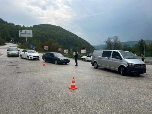 Bin 706 s&uuml;r&uuml;c&uuml;ye cezai işlem uygulandı
