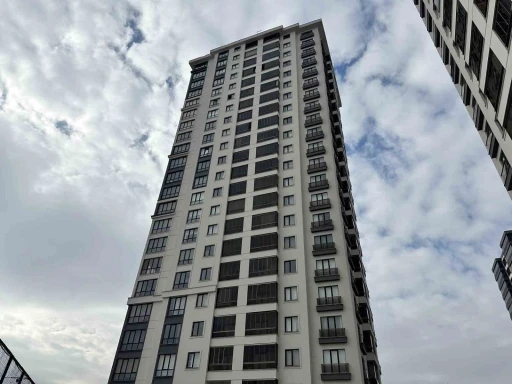 Binanın 14&rsquo;&uuml;nc&uuml; katından d&uuml;şerek &ouml;len kadının nişanlısı beraat etti
