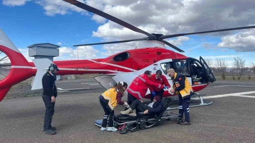 Bing&ouml;l&rsquo;de helikopter ambulans diyaliz hastası havalandı
