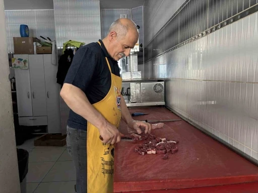 Bing&ouml;l&rsquo;de kasaplarda bayram yoğunluğu yaşandı
