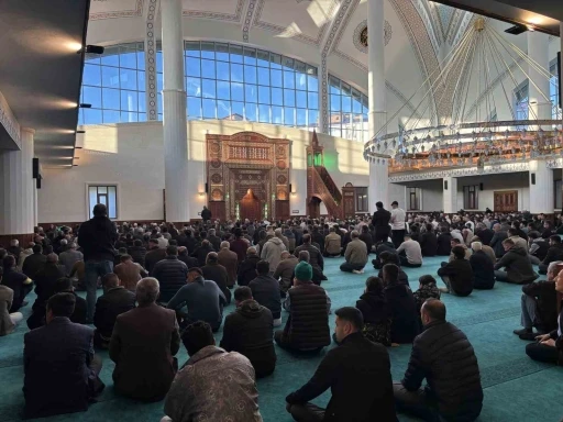 Bing&ouml;l&rsquo;de Kurban Bayramı namazı eda edildi
