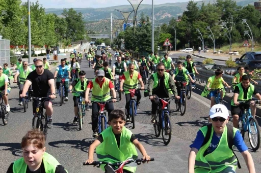 Bing&ouml;l&rsquo;de onlarca kişi sağlıklı yaşam i&ccedil;in pedal &ccedil;evirdi
