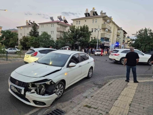 Bing&ouml;l&rsquo;de trafik kazası: 2 yaralı

