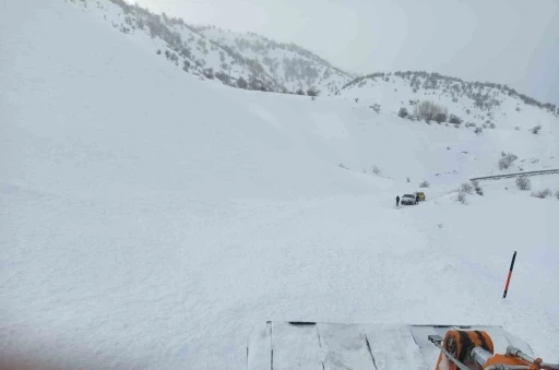 Bing&ouml;l&rsquo;de yola d&uuml;şen &ccedil;ığ ekipler tarafından temizlendi
