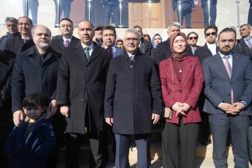 Bing&ouml;l&rsquo;e atanan Vali Cahit &Ccedil;elik&rsquo;e duygusal veda
