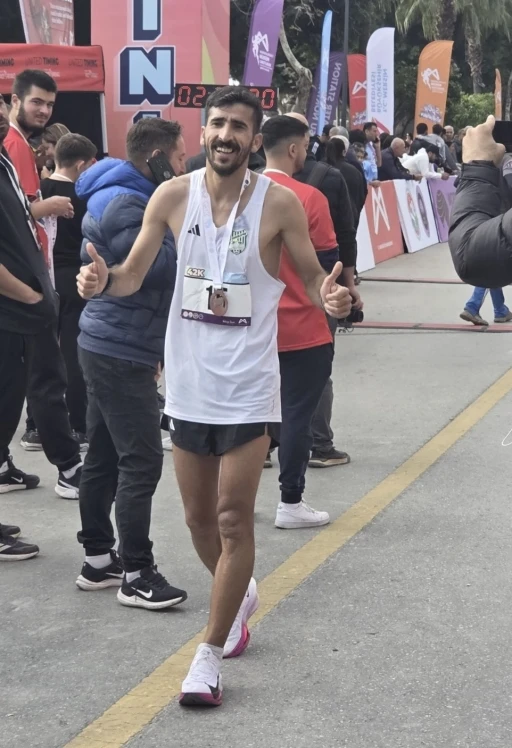 Bingöllü milli atlet maratonda birinci oldu
