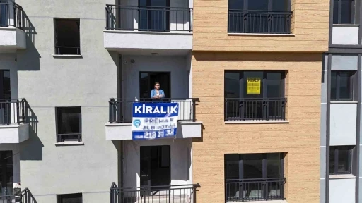 Binlerce konutun teslim edildiği kentte kira fiyatları 7 bin TL&rsquo;ye kadar d&uuml;şt&uuml;
