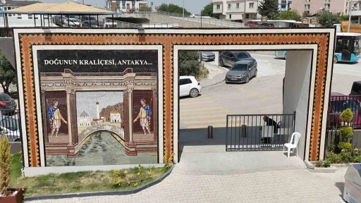 Binlerce mozaik taşını 140 günde ilmik ilmik işleyerek Doğu’nun Kraliçesi Antakya’yı ortaya çıkardı
