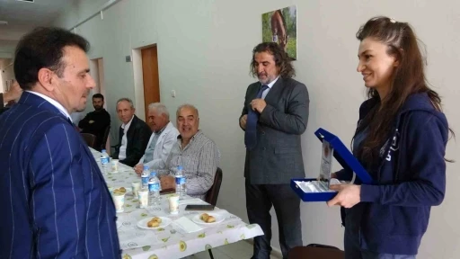 Binlerce öğrenci yetiştiren Van YYÜ’nün çınarı emekli oldu
