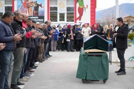 Bir anne daha hayattan koparıldı: Erzincan&rsquo;da y&uuml;rek yakan veda
