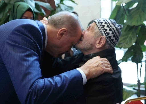 Bir asırlık &ouml;mre tanıklık eden Yılmaz&rsquo;dan, Erdoğan&rsquo;a anlamlı s&ouml;zler: "O benim manevi torunum"
